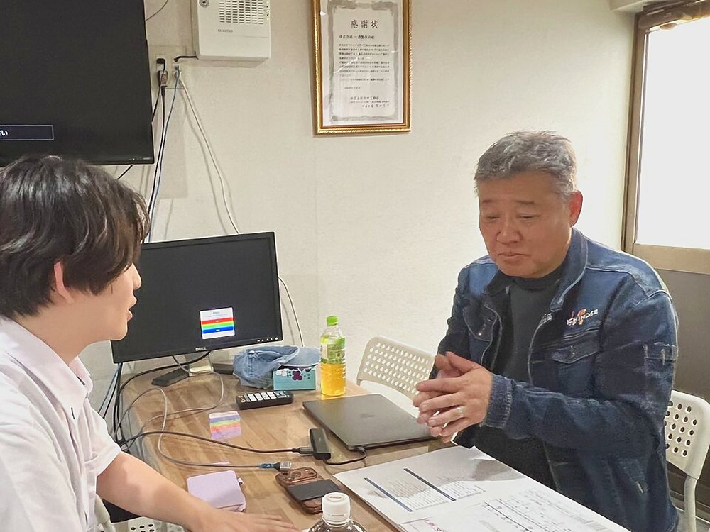 株式会社一瀬製作所 代表取締役社長 一瀬勇樹氏へのインタビューの様子