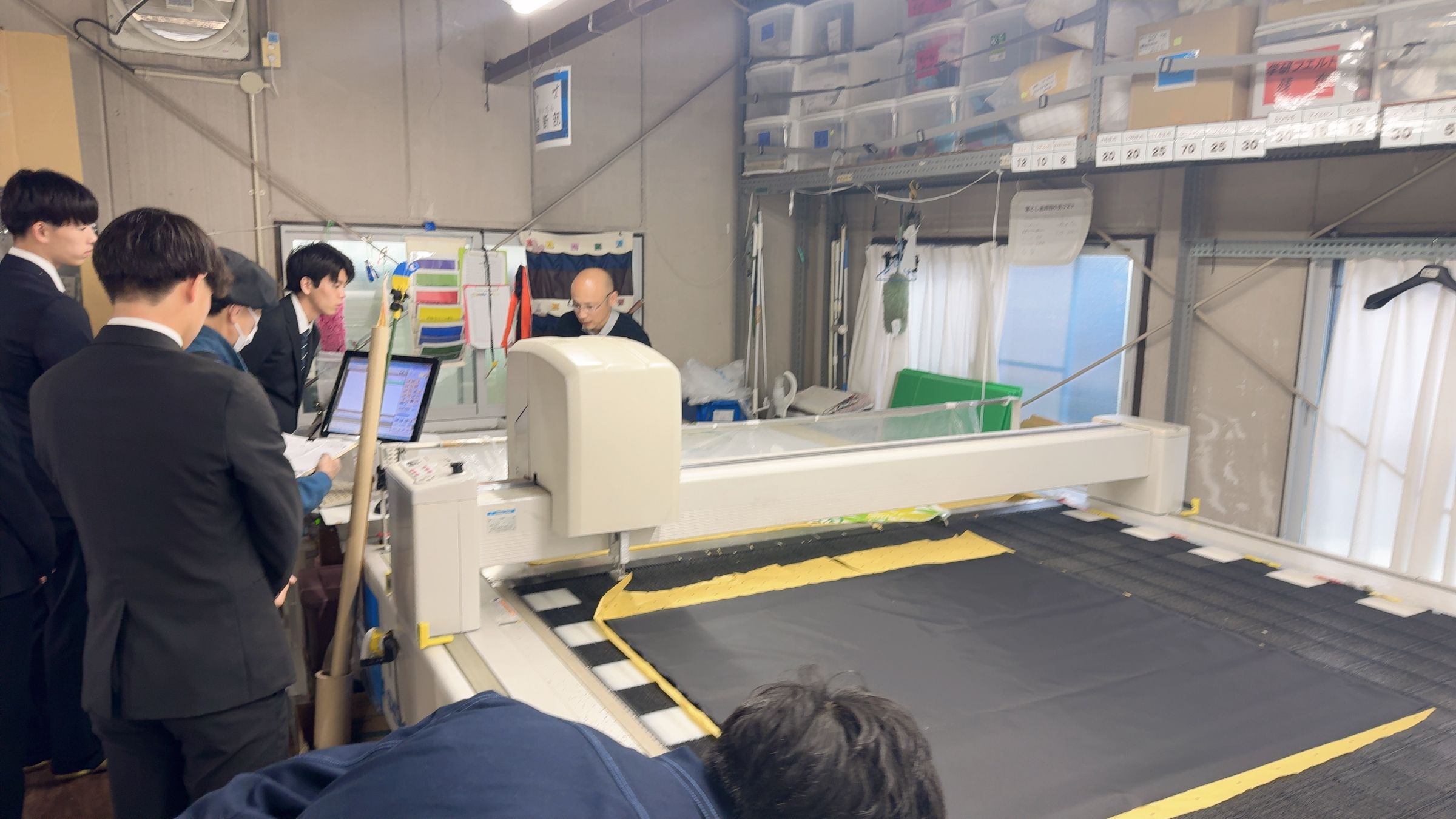 最新の裁断機器。