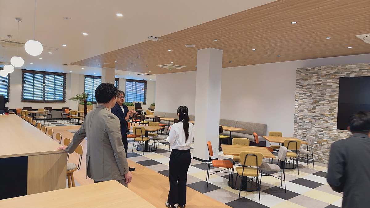 エムズコーポレーション本社3階のカフェスペース