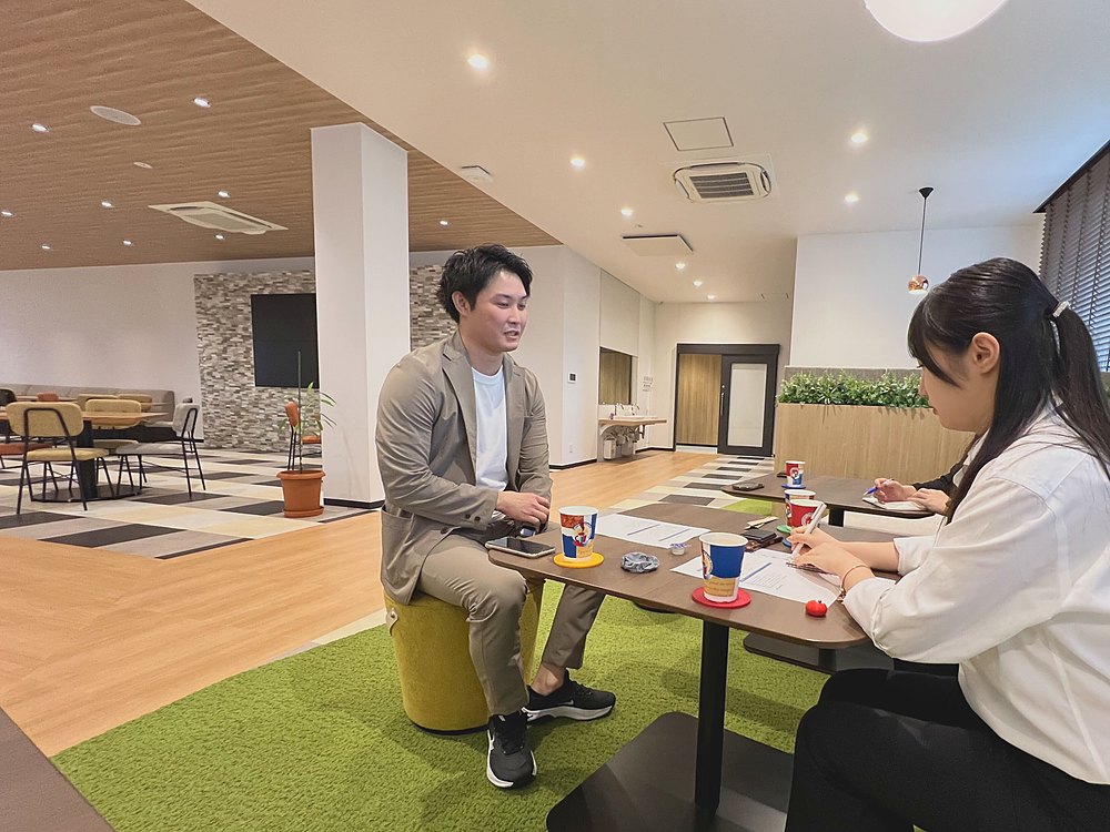 小巻さんへのインタビューの様子